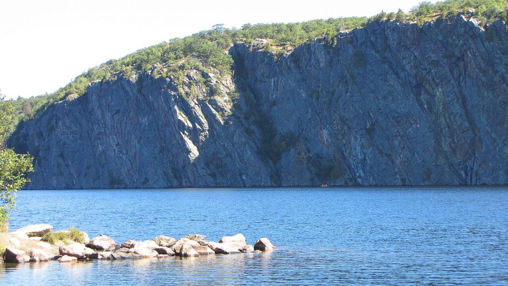 Mazinaw Lake, Land O' Lakes & Frontenac, Ontario